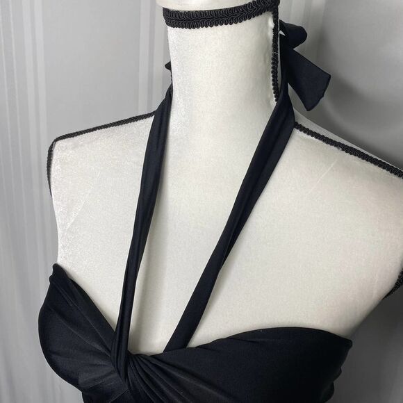 Elegant Black Halter One-Piece Swimsuit - Picture 2 of 12